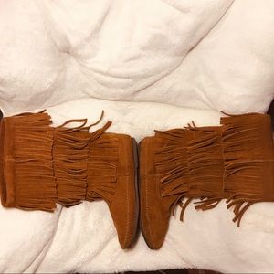 Minnetonka 3 Later Fringe Boot